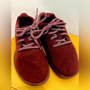 AllBirds women’s  Size 8  Burgundy Wool Runners
